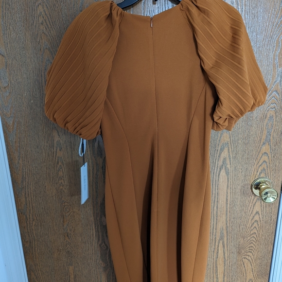 Calvin Klein NWT Dress Size 4 - Picture 2 of 3